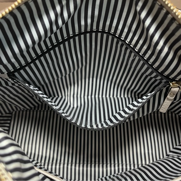 Kate Spade New York Prospect Place Kaia
Crossbody Hobo Bag - Picture 9 of 11